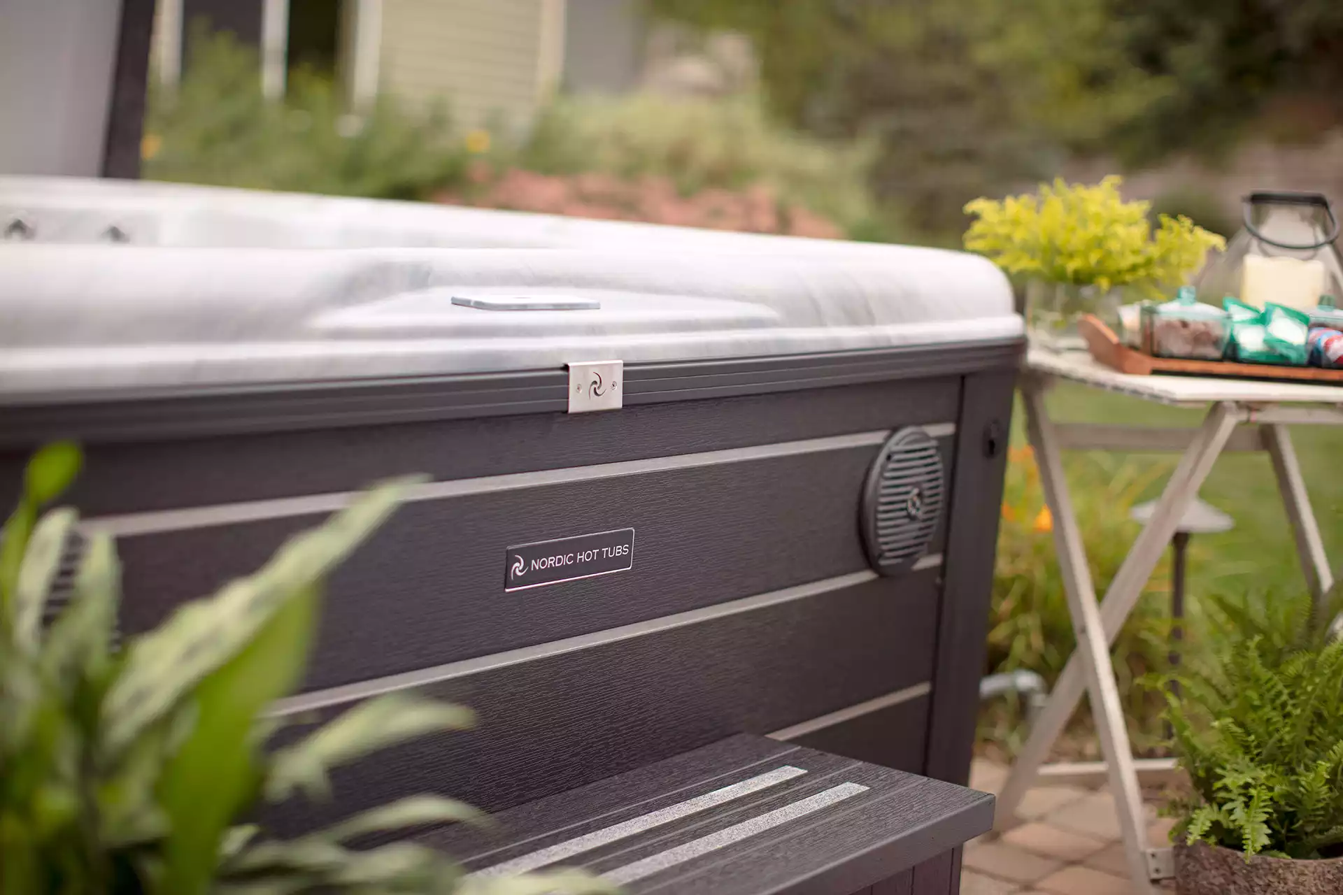 nordic hot tub closeup 1