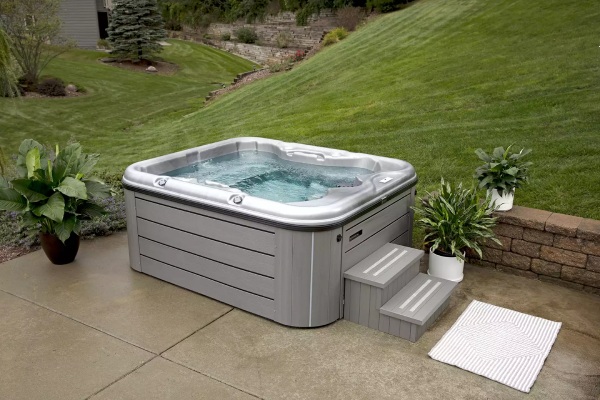 hot tub buying guide - nordic hot tub 